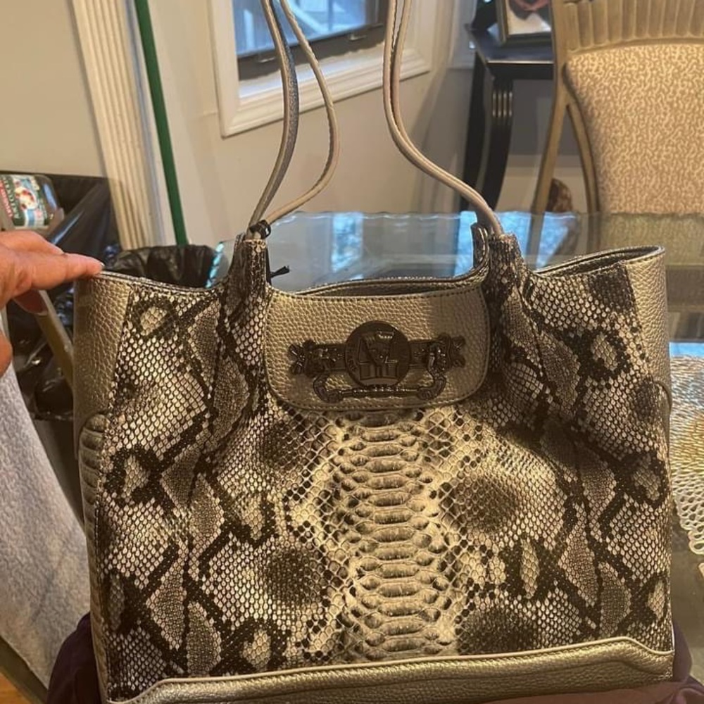 Shariff bag